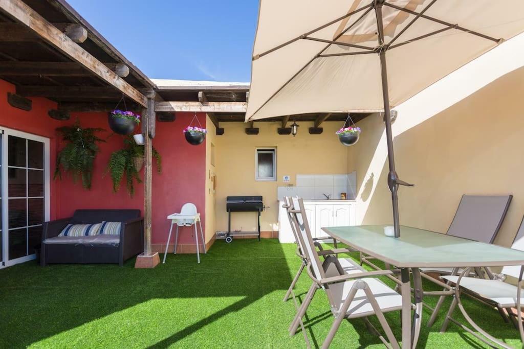 Villa Blanca Tenerife - Complete House - Terrace And Bbq, 5 Minutes From The Beach And Airport San Isidro  Eksteriør billede